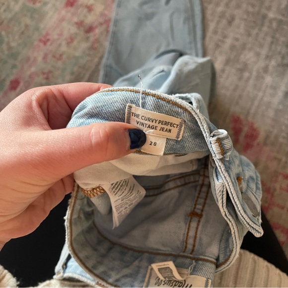 The Curvy Perfect Vintage Jean- Light Wash - Picture 10 of 11